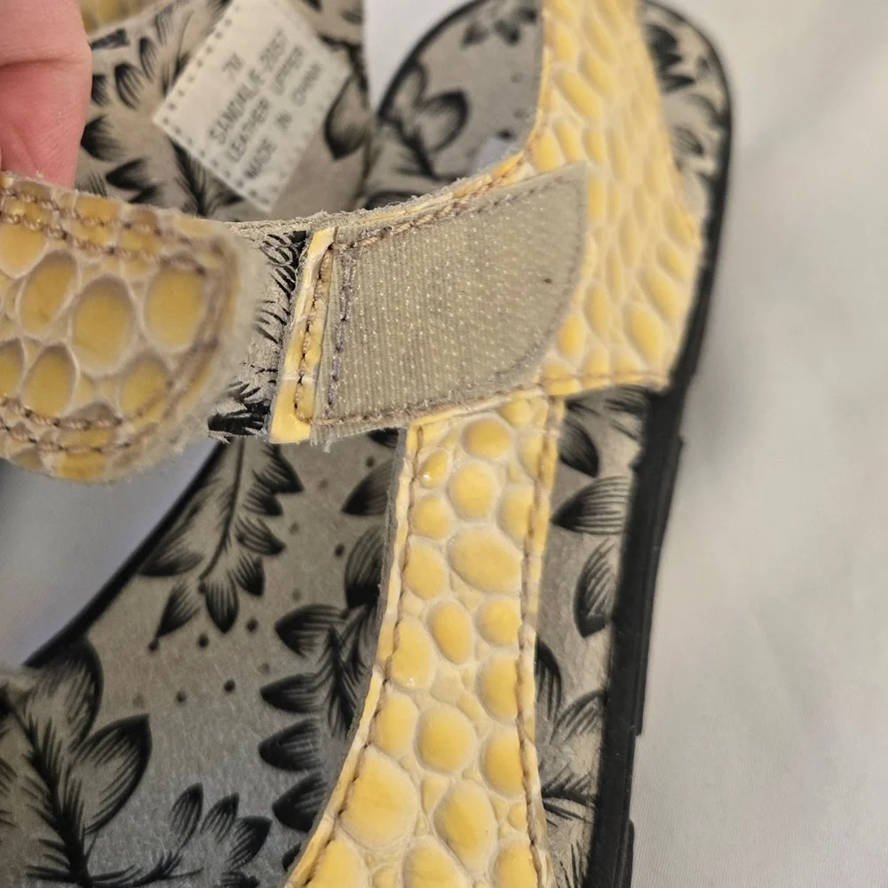 Goldstream Pebbled Leather Walking Sandals | Yellow | Comfort Fit | Size 7M - Picture 4 of 10